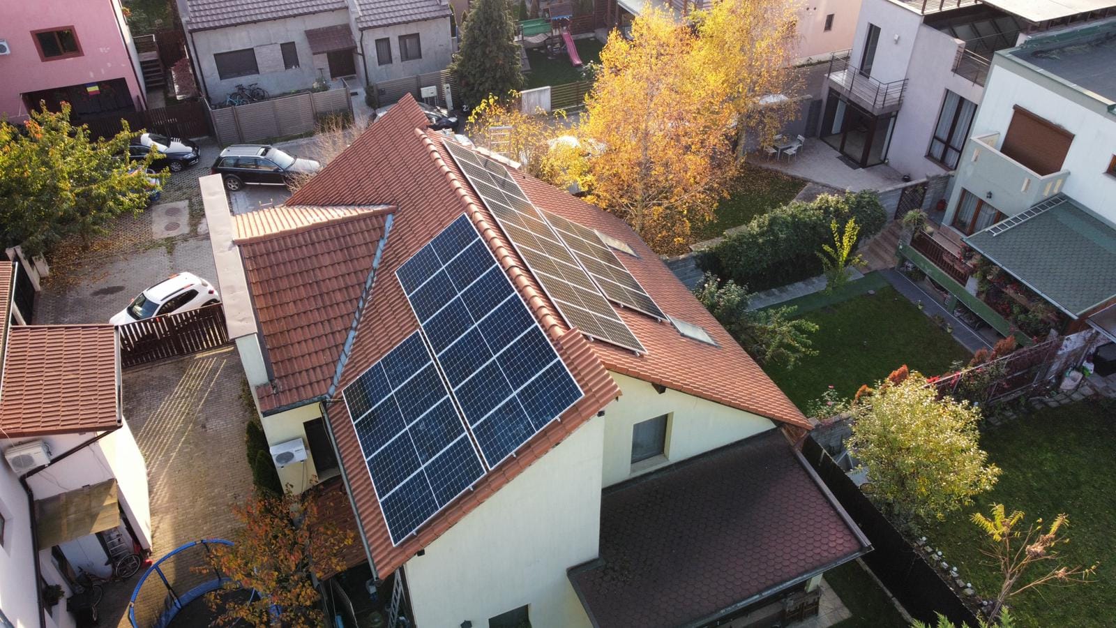 Sistem fotovoltaic 10 kWp montat la Brașov, județul Brașov