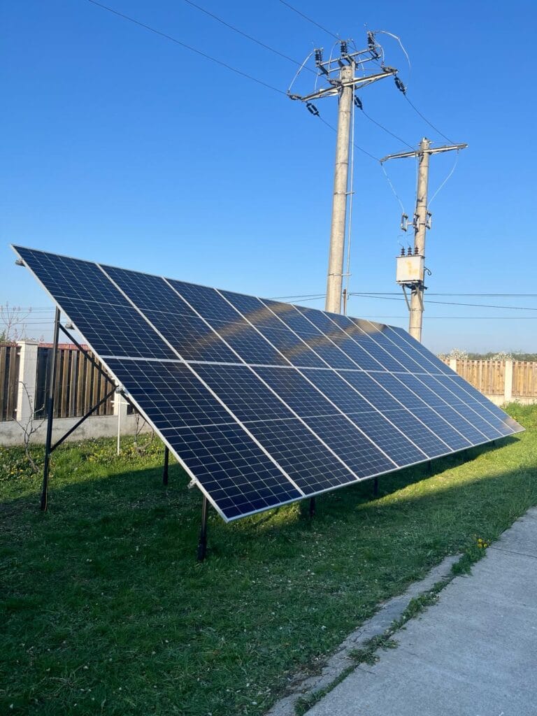 Sistem fotovoltaic 10 kWp montat la Onești, județul Bacău