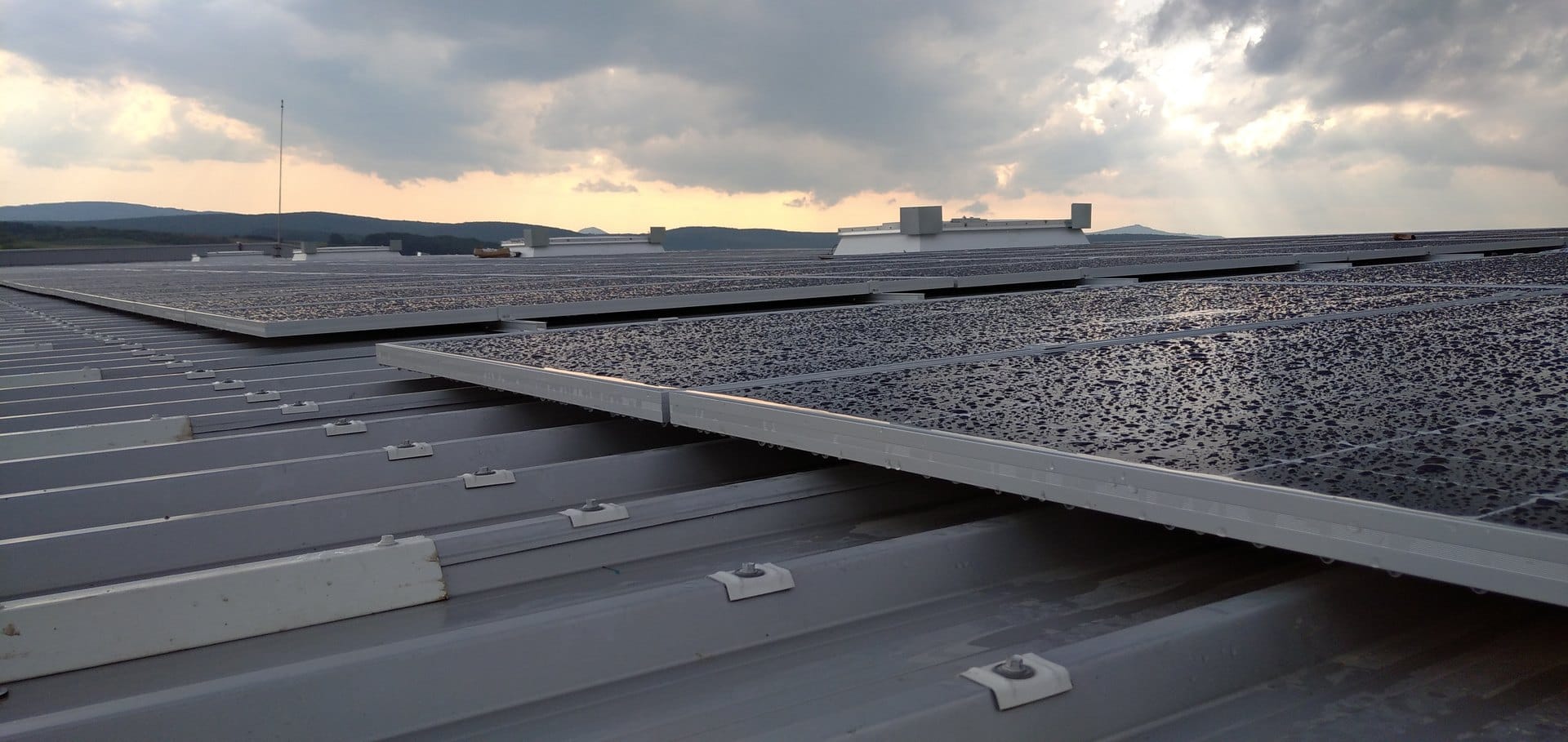 Sistem fotovoltaic 200 kWp montat la Aiud, județul Alba