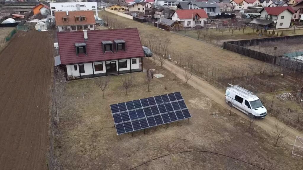 Sistem fotovoltaic 6 kWp montat la Hărman, județul Brașov